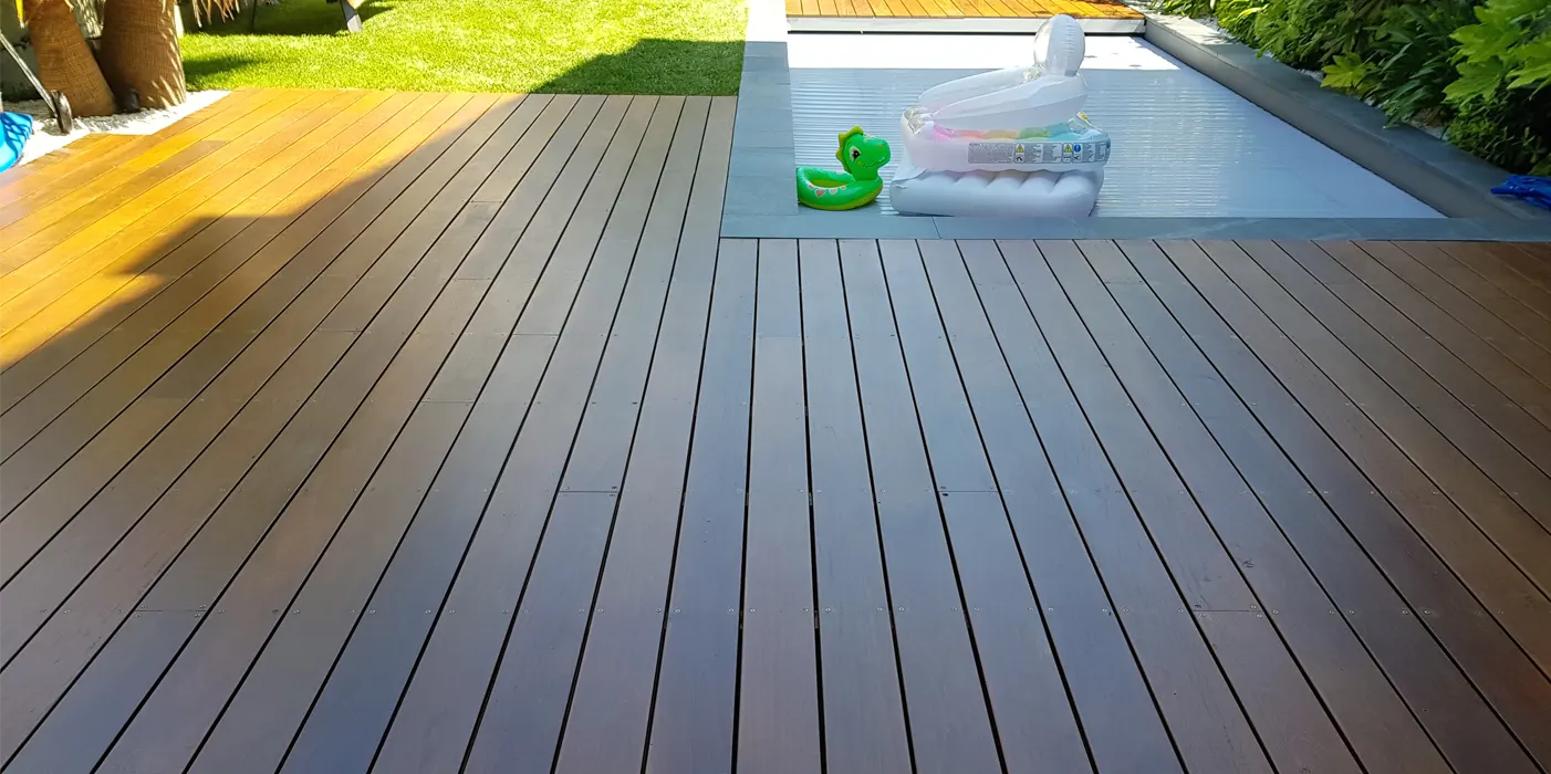 Terrasse en bois après le traitement